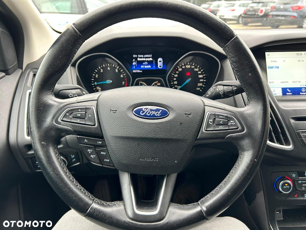 Ford Focus 1.0 EcoBoost Trend Edition - 27