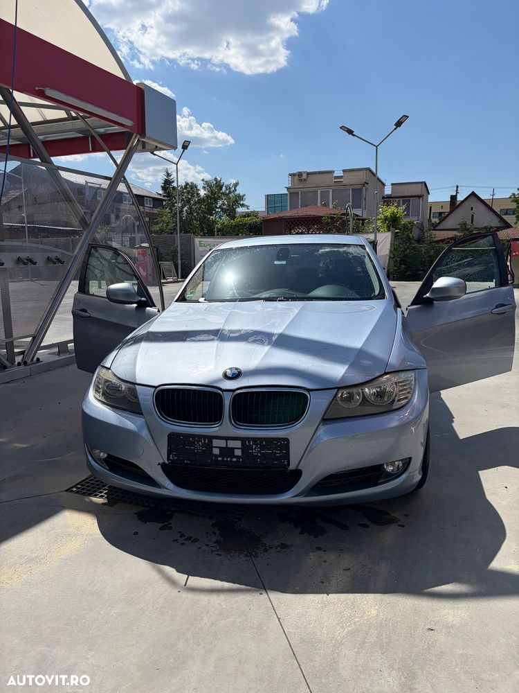 BMW Seria 3 320d DPF Aut. - 2
