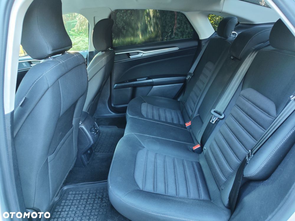 Ford Fusion - 5