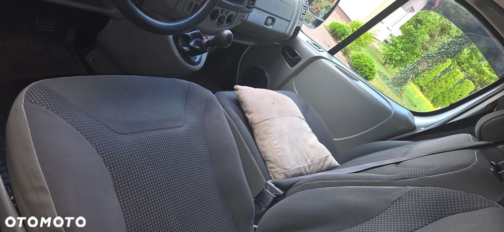 Opel VIVARO 2.5 dci - 13
