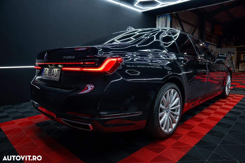BMW Seria 7 740d xDrive MHEV - 26