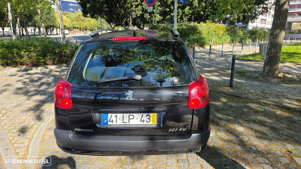 Peugeot 207 SW 1.6 HDi Premium - 11