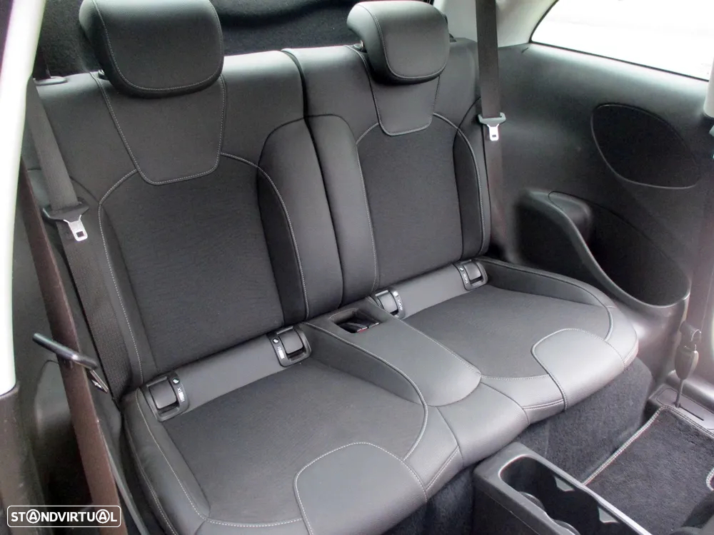 Opel Adam 1.2 Glam - 28
