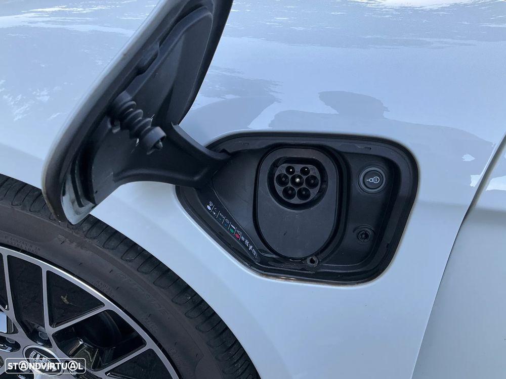 Porsche Taycan Sport Turismo - 17