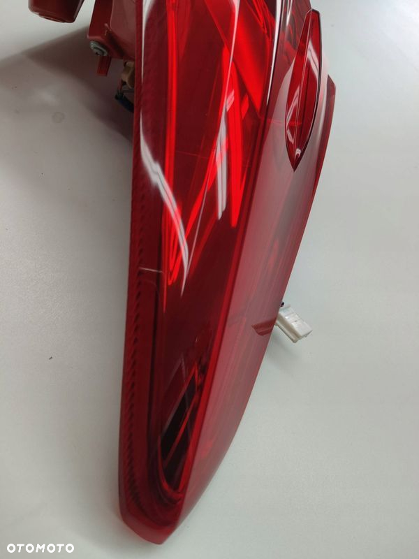 LAMPA LEWY TYŁ LEWA TYLNA TOYOTA AURIS II KOMBI - 4