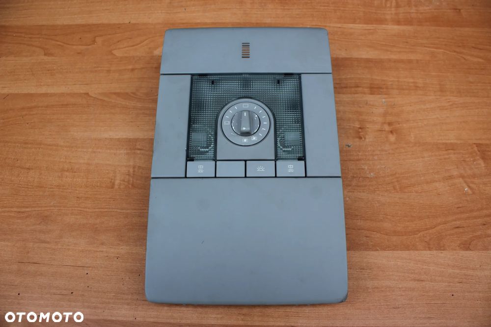 LAMPKA PANEL PODSUFITKI SZYBERDACH OPEL VECTRA C 13157640