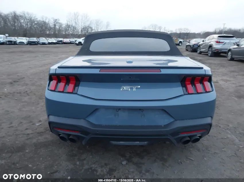 Ford Mustang - 11