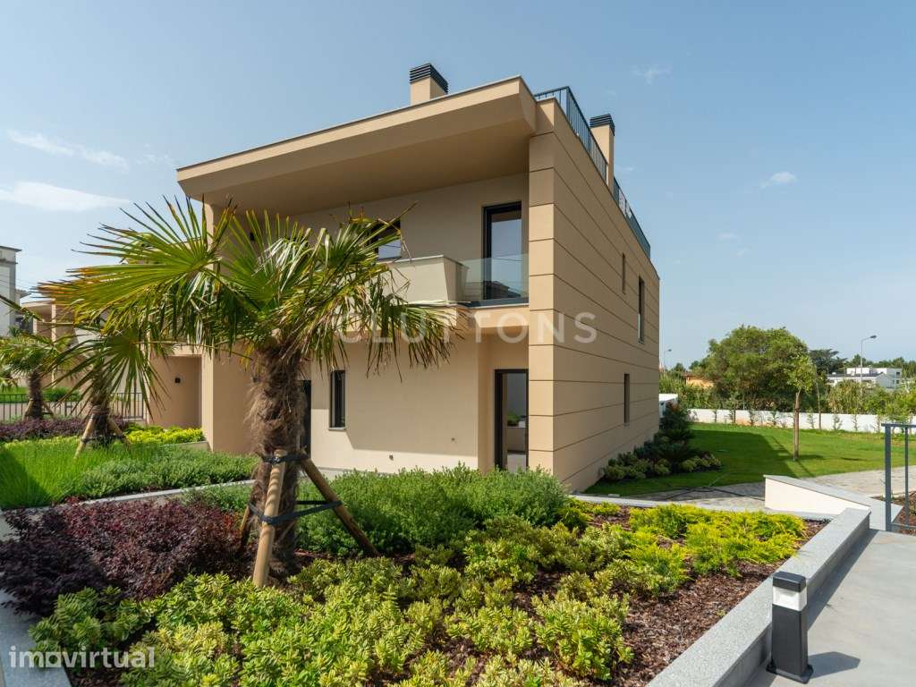 Moradia construção nova com jardim e piscina privativa no Condomíni... - Grande imagem: 2/36