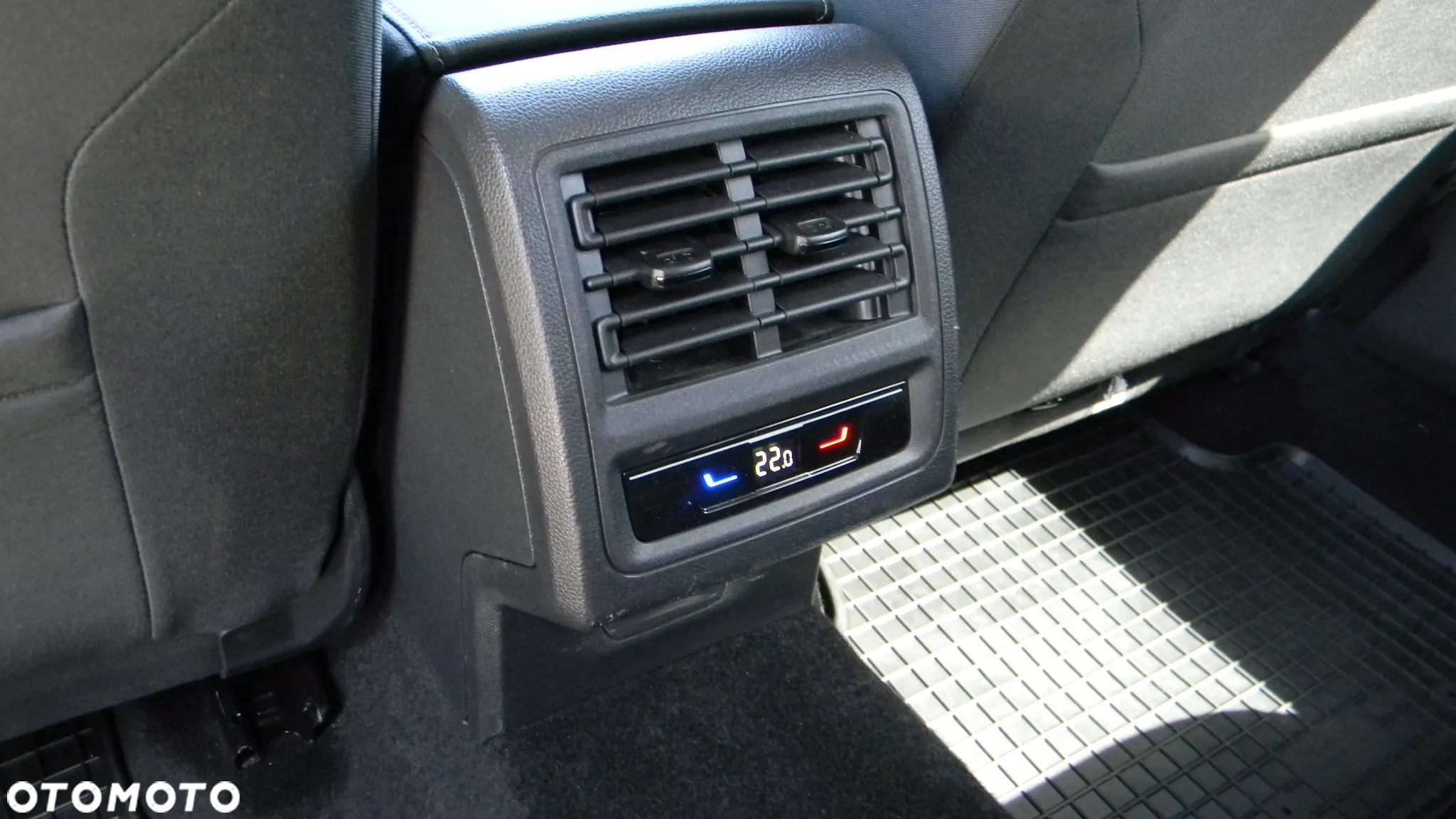 Volkswagen Golf - 16