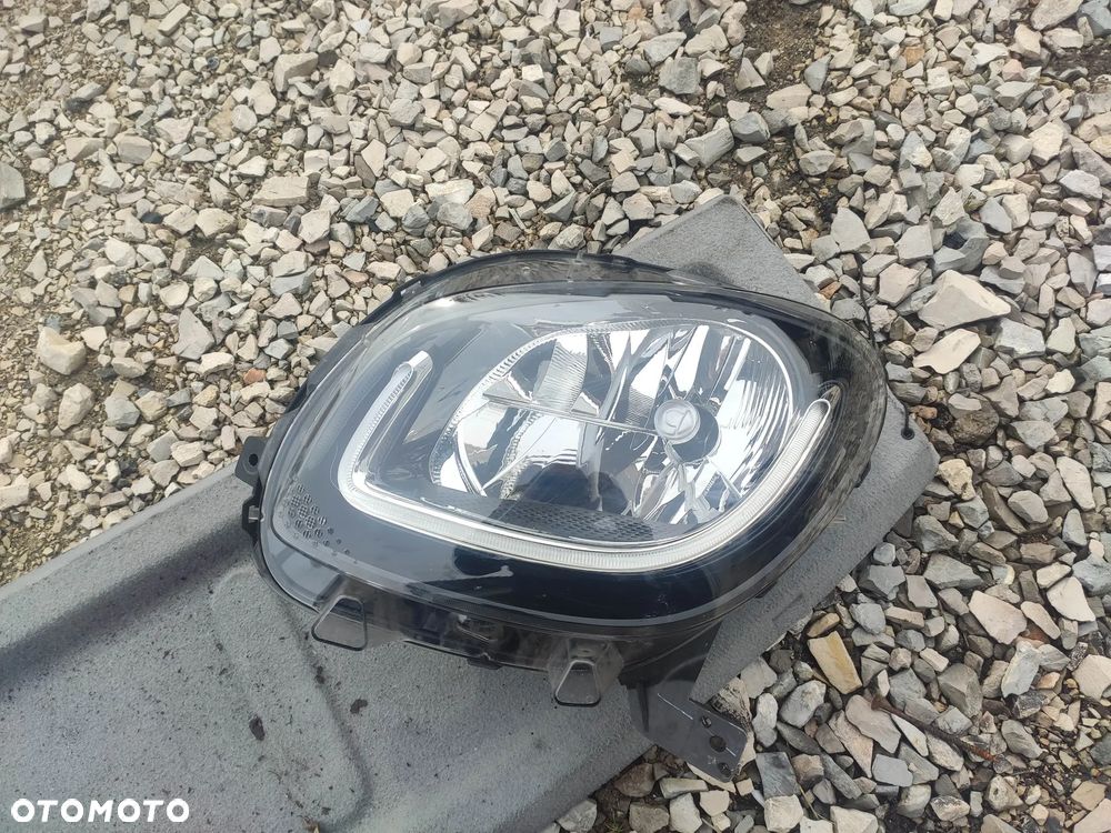 CC Lampa Lewy Przód Przednia Smart FORTWO III led a4539063501 - 1