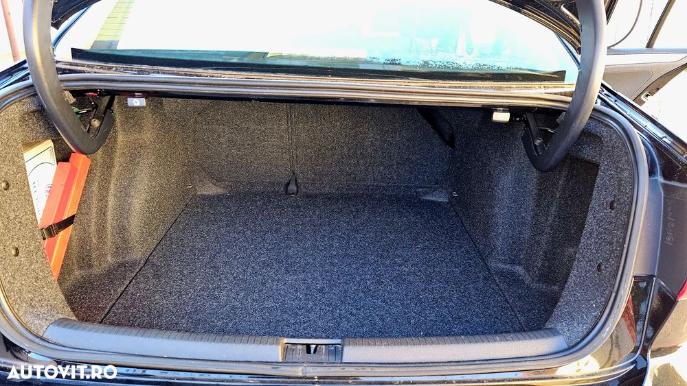 Volkswagen Jetta - 7