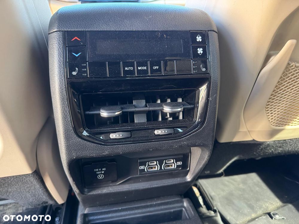 Jeep Grand Cherokee - 16