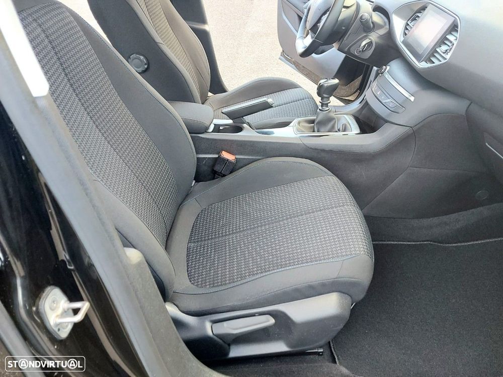 Peugeot 308 1.2 PureTech Style - 17