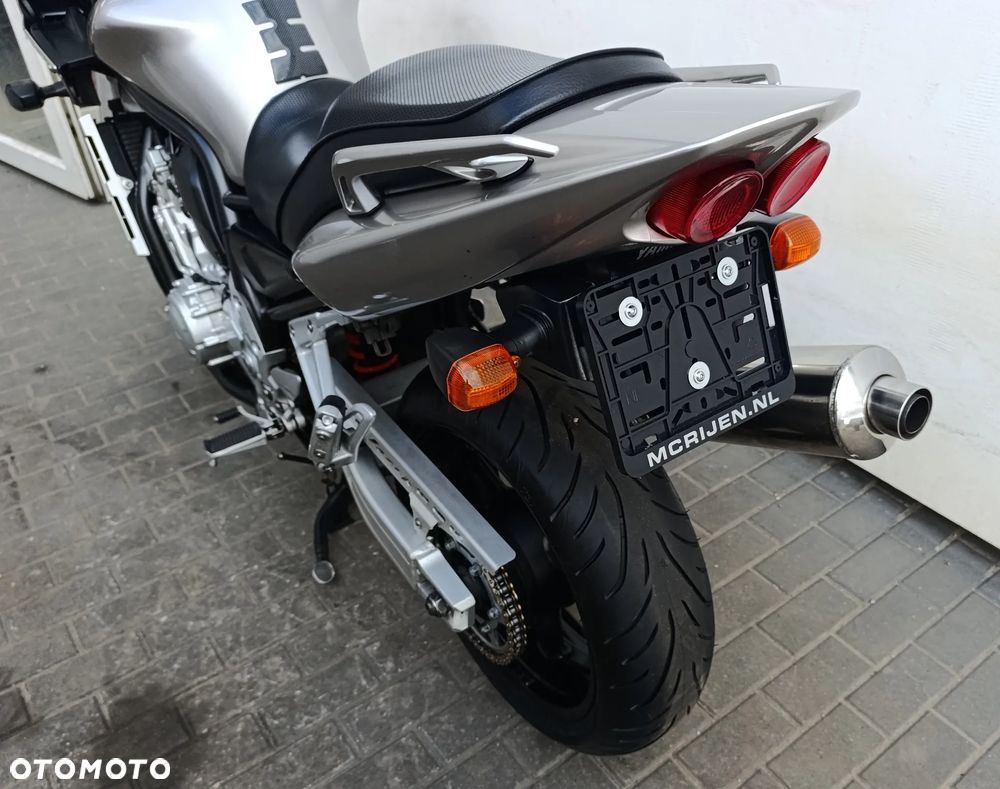 Yamaha FZS - 20