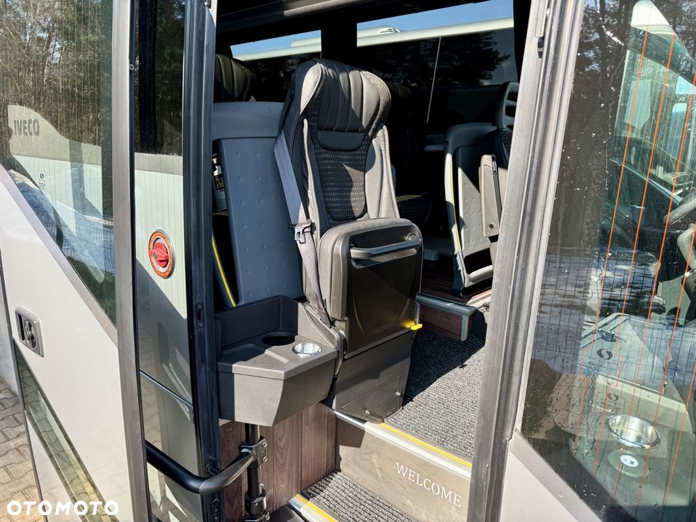 Iveco Daily 70C21 Turism Revolution ERENER 33+1+1 miejsc 2 X NOWY - 8