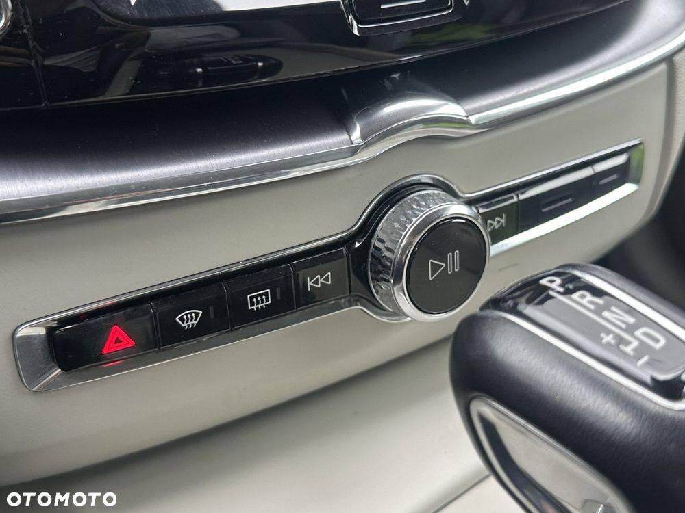 Volvo XC 60 - 22