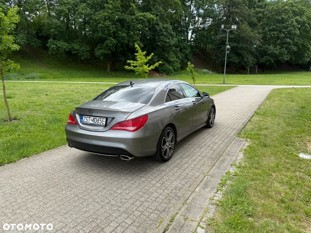 Mercedes-Benz CLA 200 7G-DCT - 3