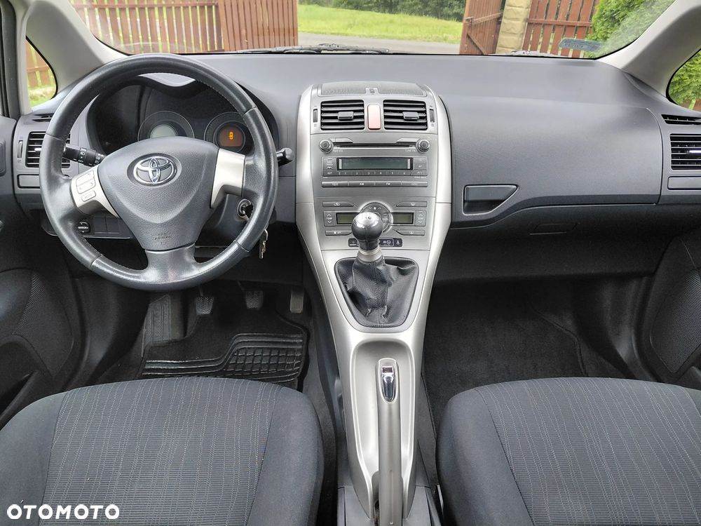 Toyota Auris 1.4 D-4D Luna - 5