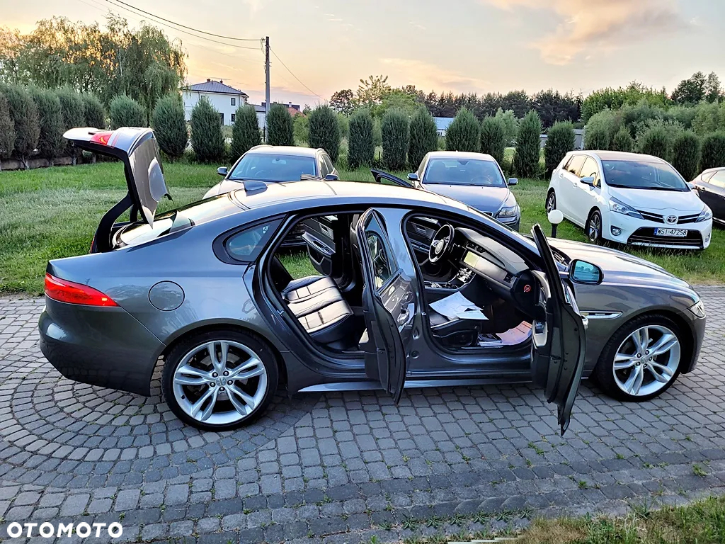 Jaguar XF 2.0 i4D R-Sport - 7