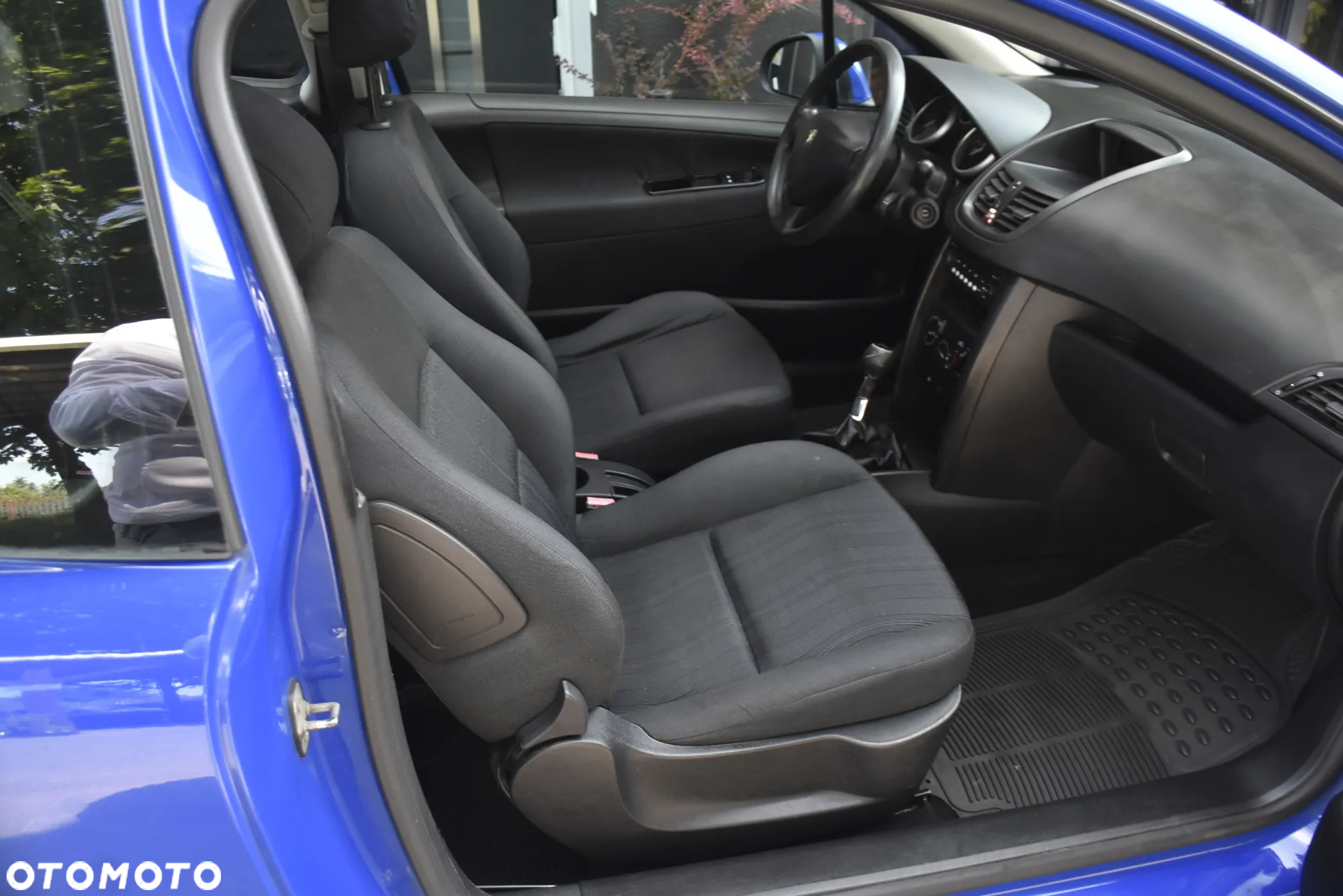 Peugeot 207 75 forever - 8