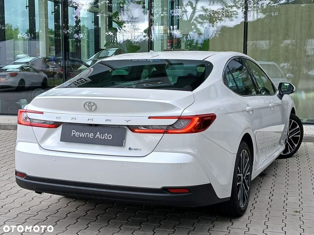 Toyota Camry - 10