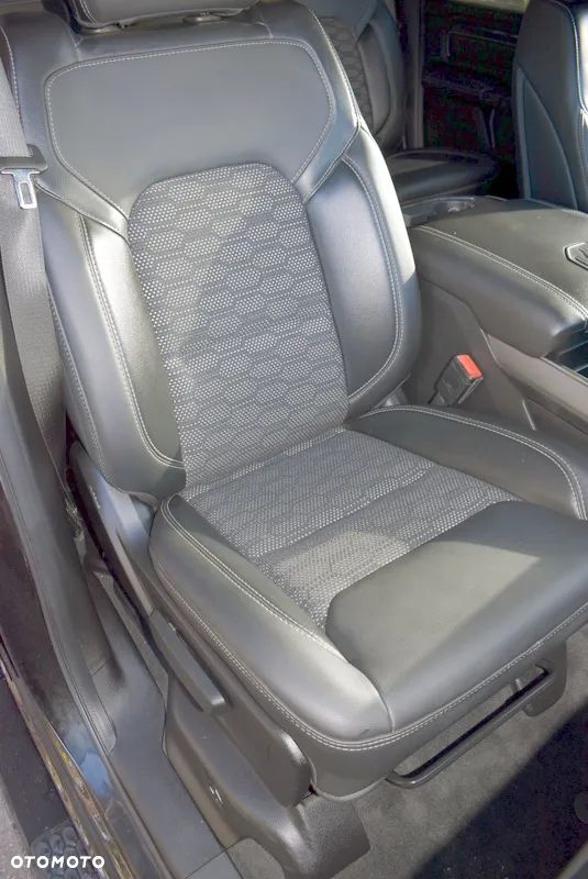 Dodge RAM 1500 5.7 4x4 - 19