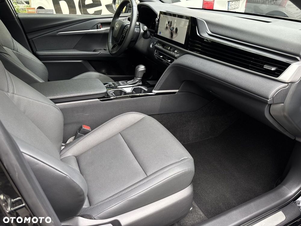 Toyota Camry - 20