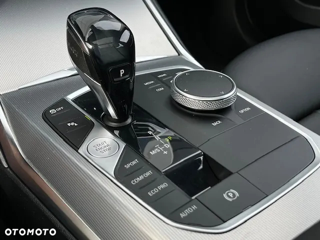 BMW Seria 3 318d Sport Line - 23