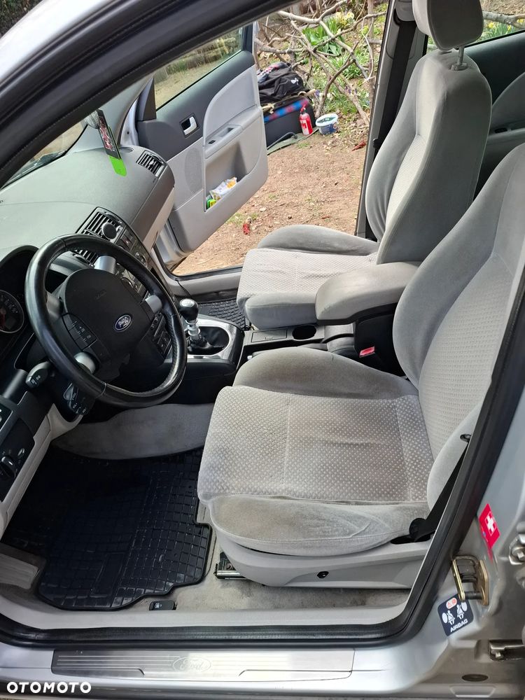 Ford Mondeo 2.5 V6 Ghia - 7