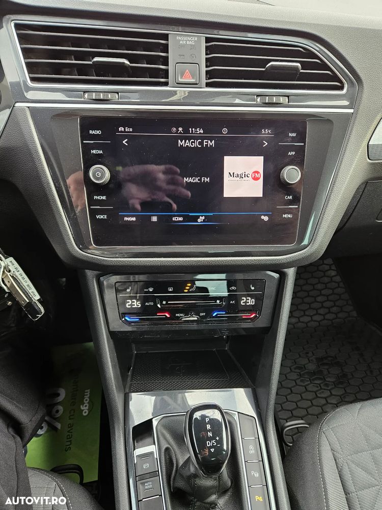 Volkswagen Tiguan 2.0 TDI SCR 4MOTION DSG Elegance - 12