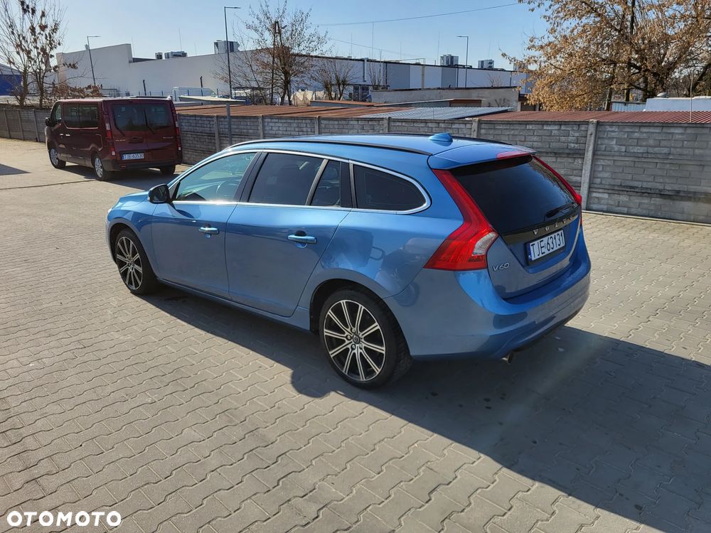 Volvo V60 D2 Momentum - 3