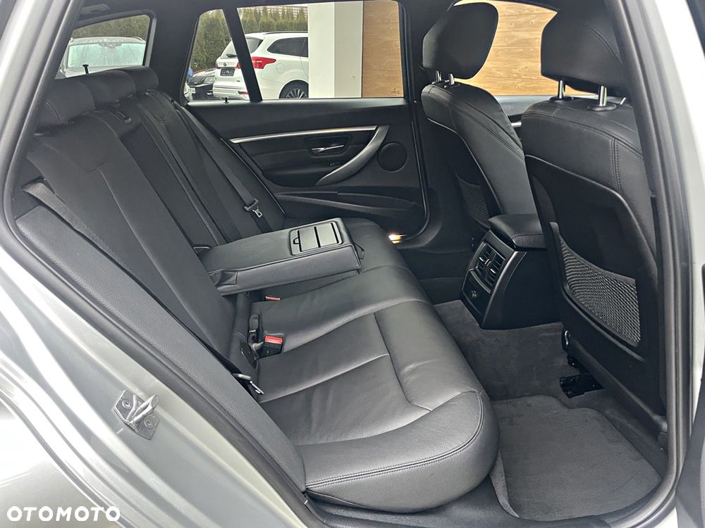 BMW Seria 3 320d Edition M Sport Shadow - 28
