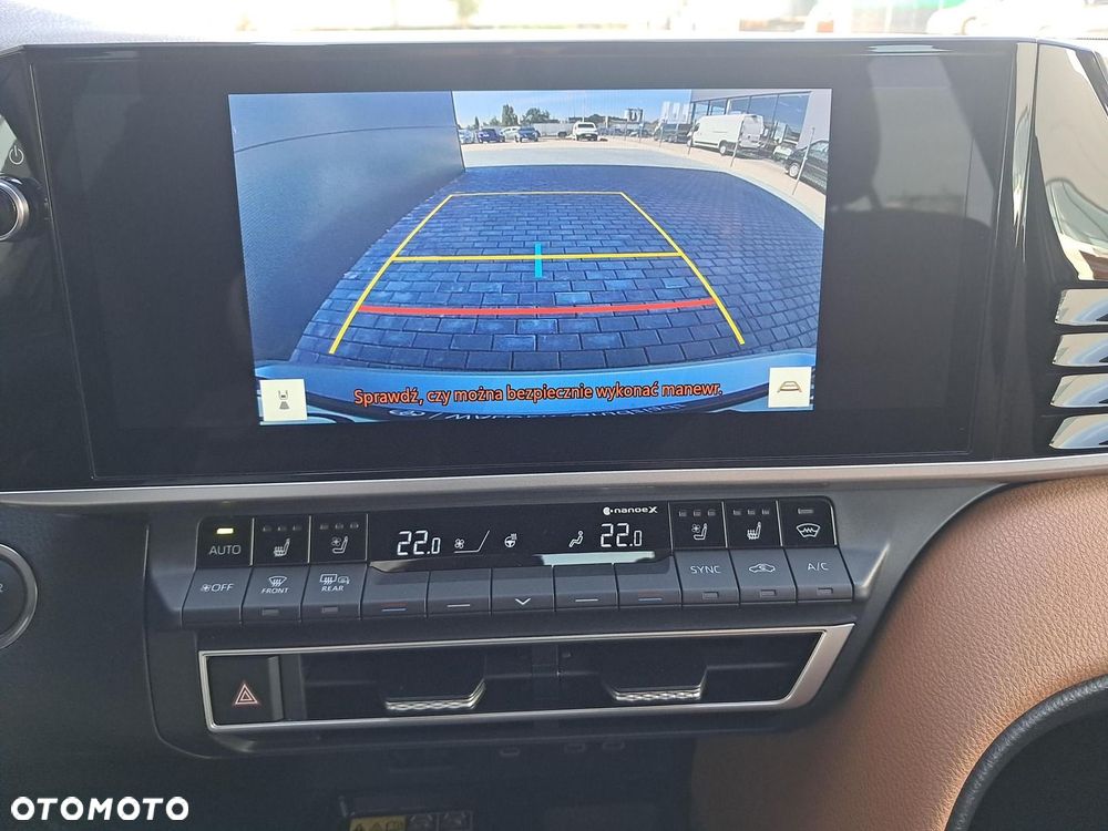 Toyota Camry - 20