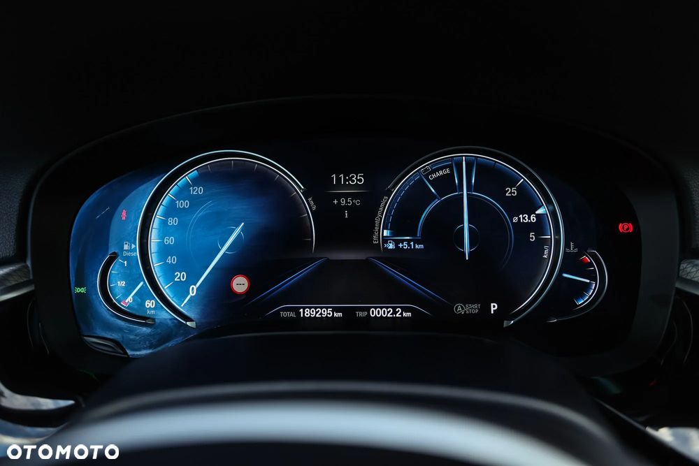 BMW Seria 5 520d xDrive Touring M Sport Edition - 33