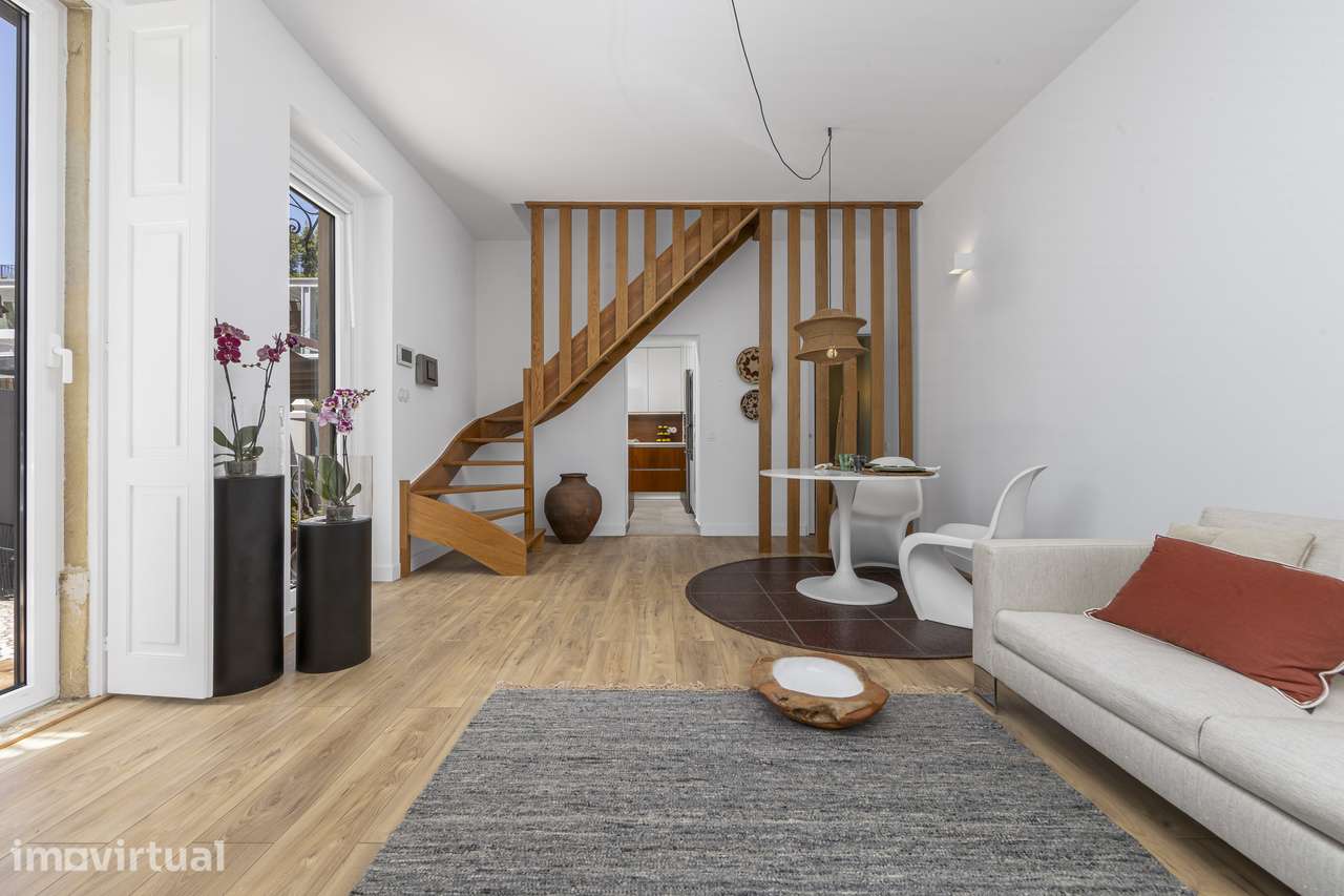 Moradia de Charme Totalmente Remodelada no Dafundo - Grande imagem: 5/29