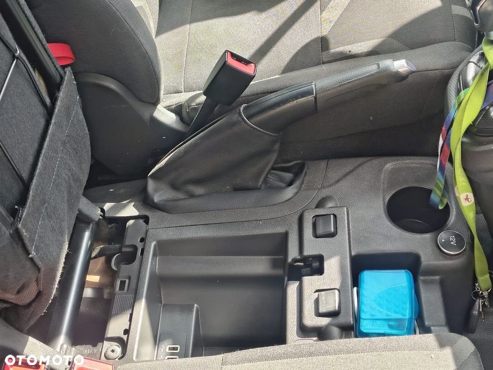 Ford Transit Connect - 20