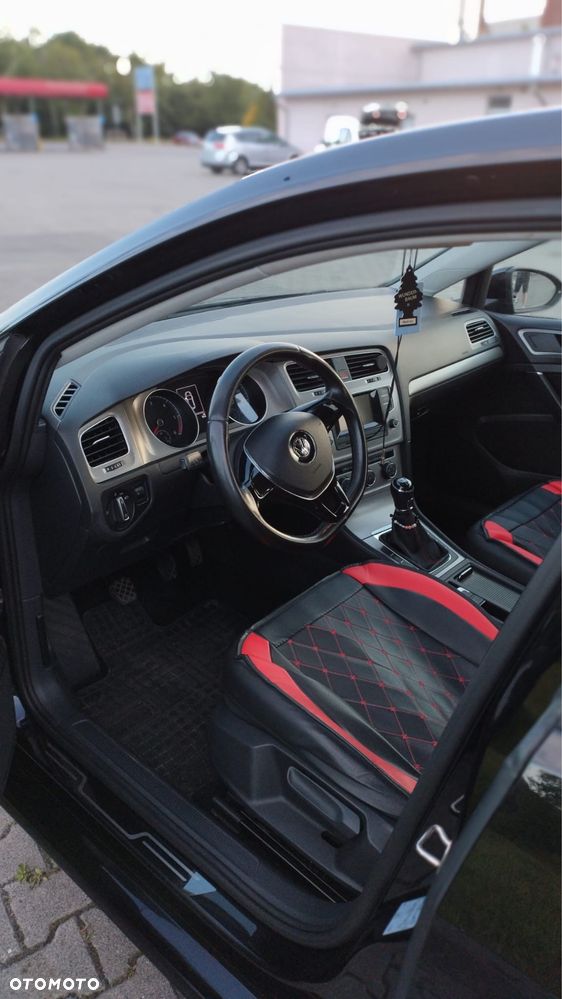 Volkswagen Golf - 6