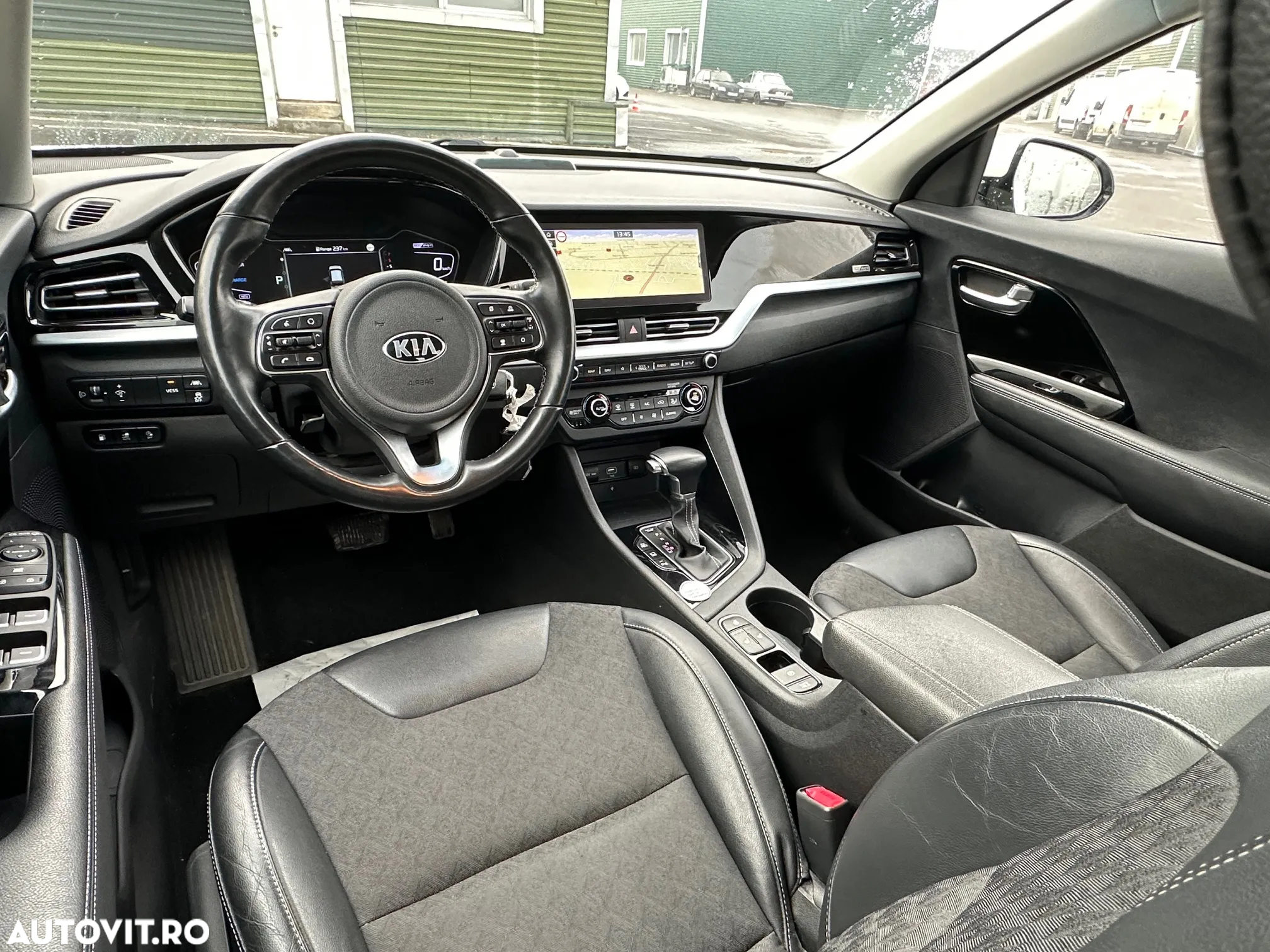 Kia Niro 1.6 GDI PHEV 2WD Aut. Vision - 32