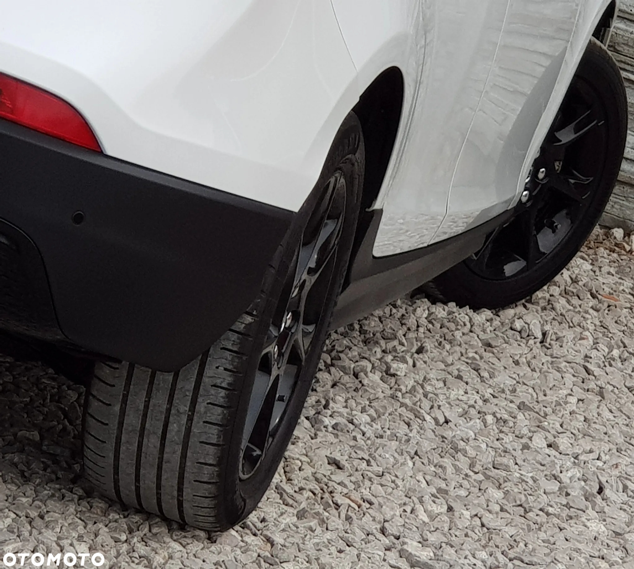 Volvo V40 Cross Country - 25