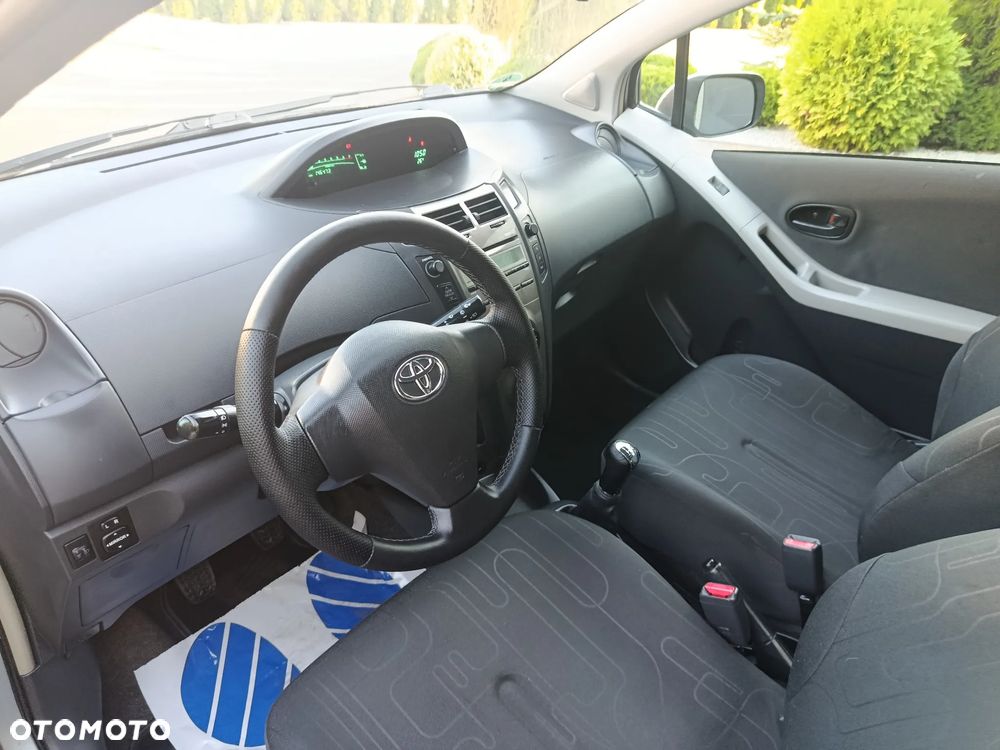 Toyota Yaris - 24