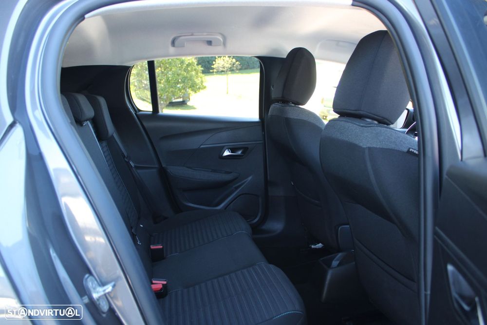 Peugeot 208 1.2 PureTech SE Style - 22