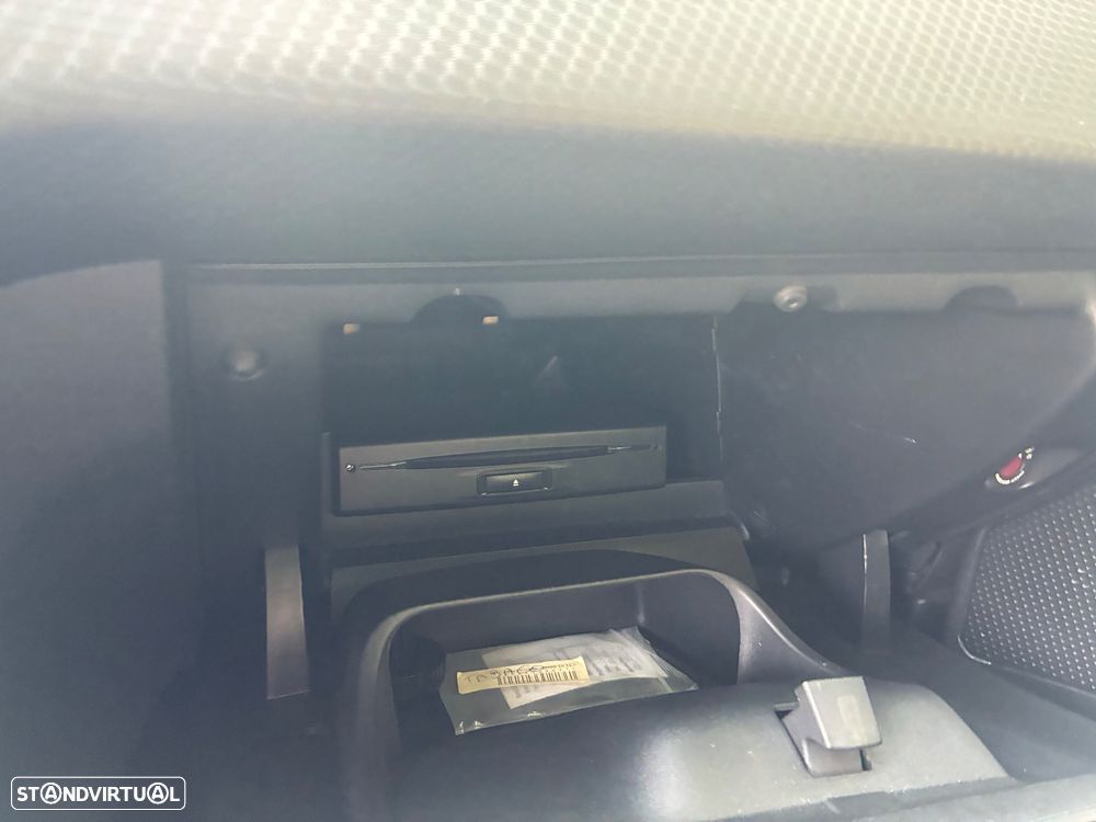 Peugeot 208 1.2 PureTech GT Line - 9