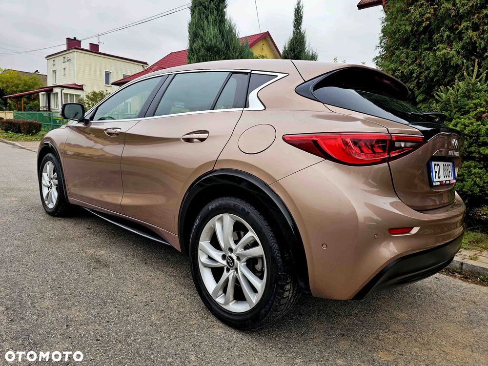 Infiniti Q30 1.6t Premium - 5