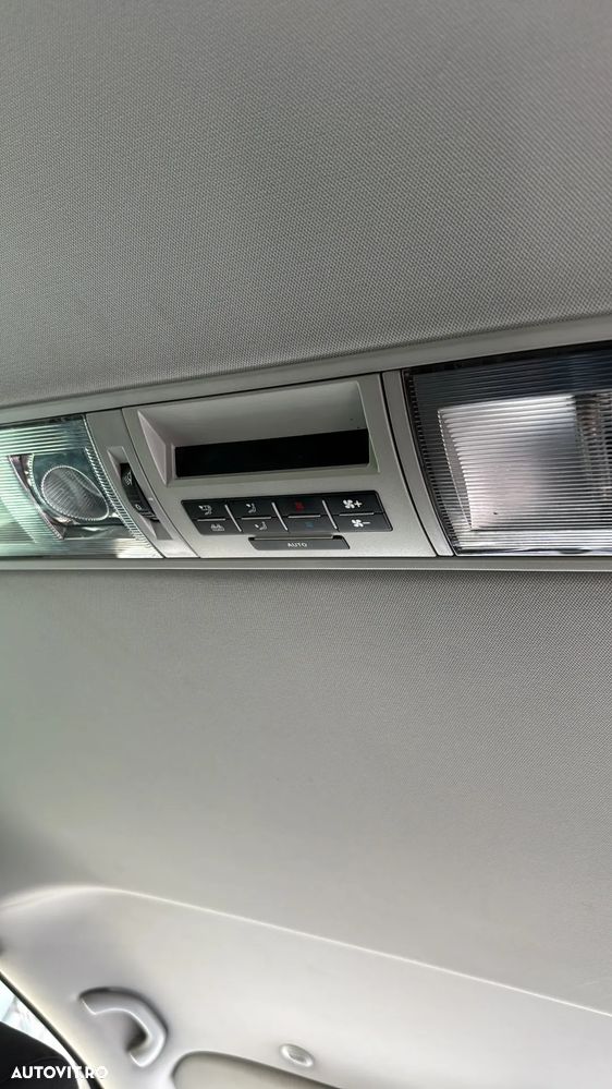 Volkswagen Multivan - 9