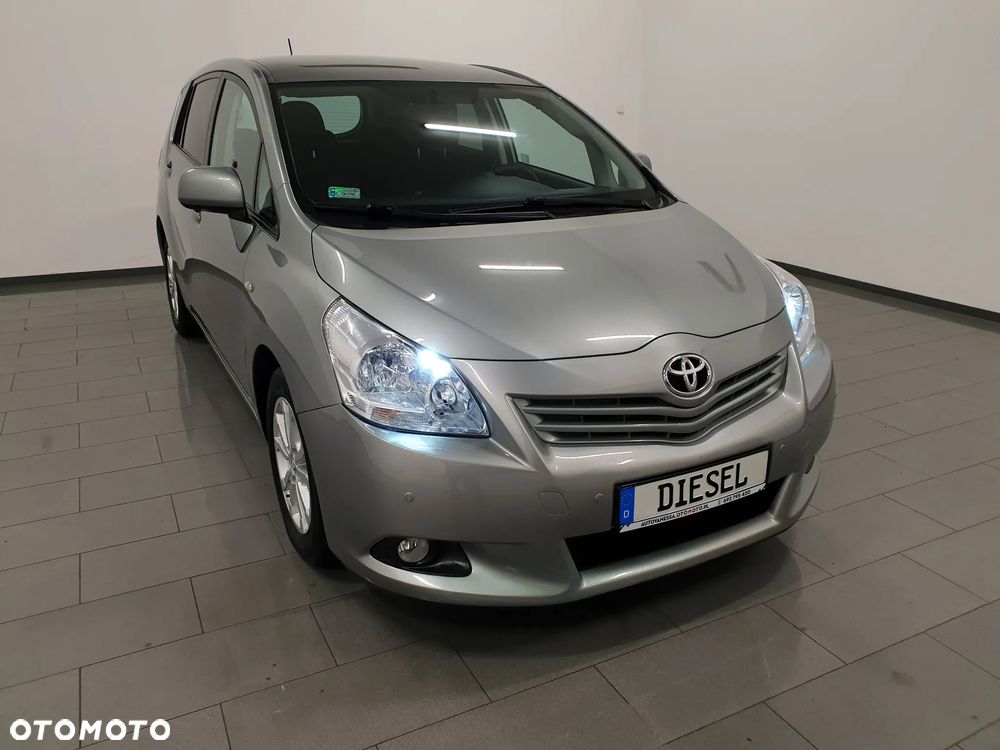 Toyota Verso 2.0 D-4D Premium - 32
