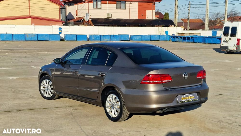 Volkswagen Passat 1.6 TDI DPF BlueMotion Technology Comfortline - 23