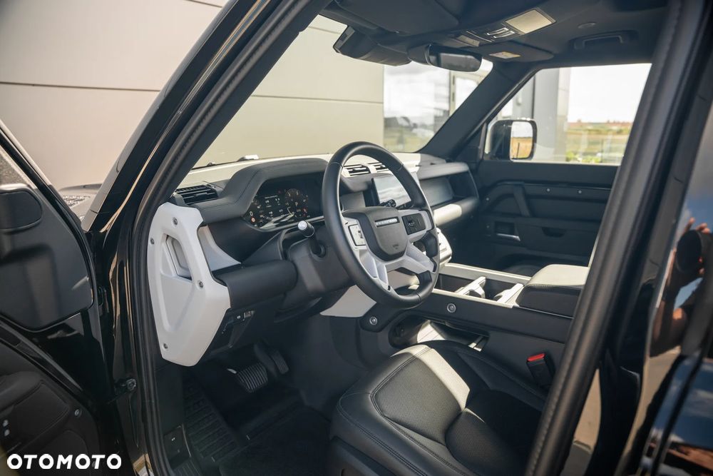 Land Rover Defender - 9