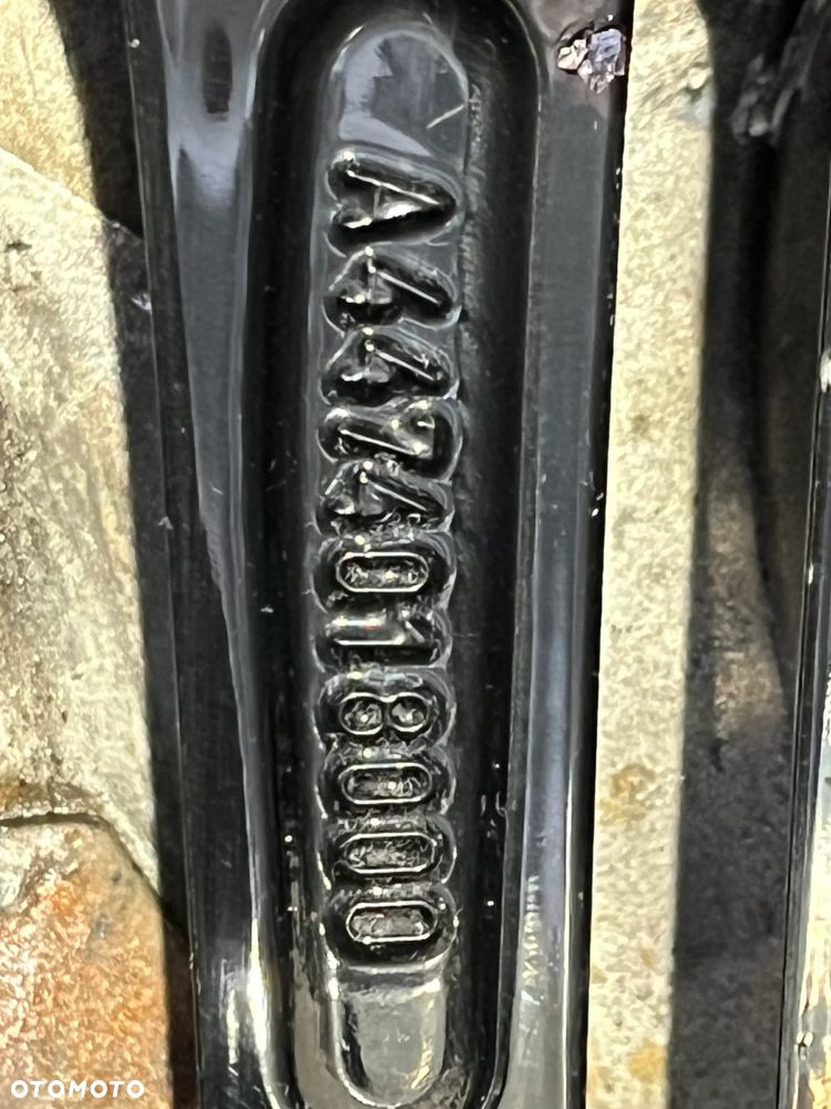 Mercedes V klasa Vito A4474018000 Felga 8J 19 ET 52 5x112 - 4