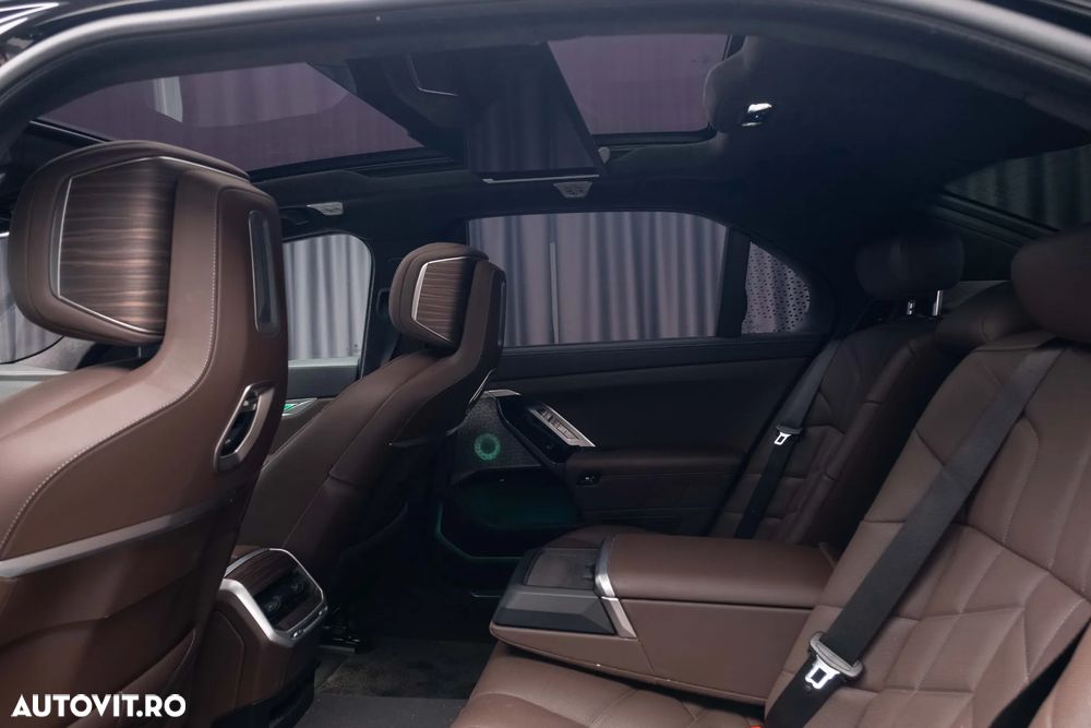 BMW Seria 7 750e xDrive AT PHEV - 26
