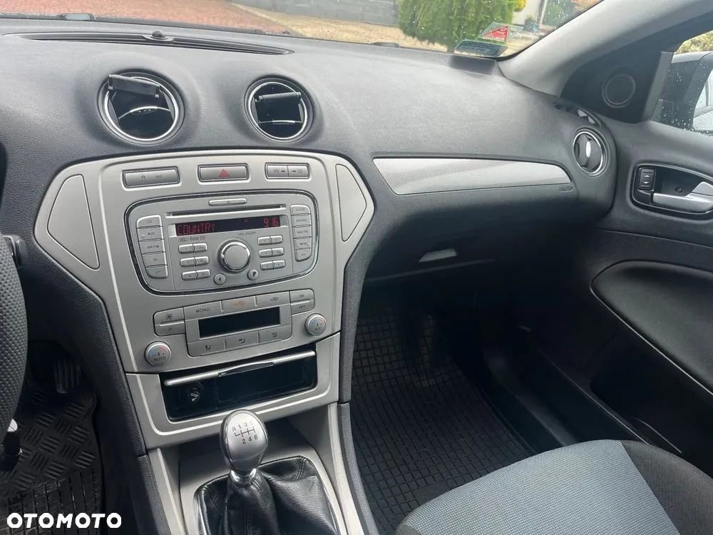 Ford Mondeo 1.8 TDCi Ambiente - 9
